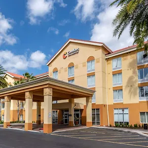 comfort-inn-suites-sanford.thedaytonabeachhotels.com/