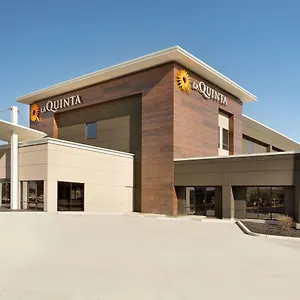 La Quinta & By Wyndham St Louis Route 66 Hotel