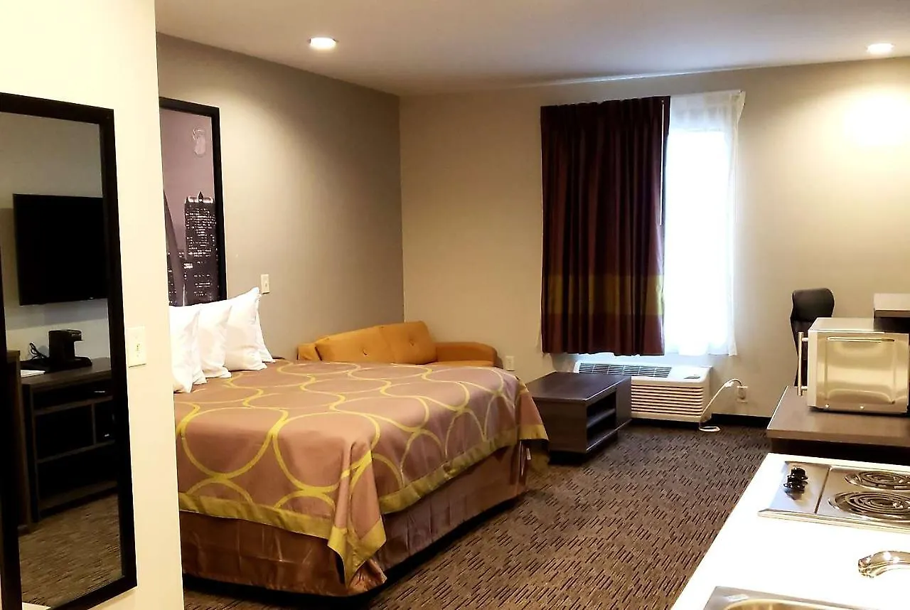 Super 8 By Wyndham St. Louis North Hotel  Saint Louis